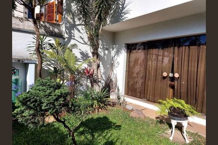 Casa à venda com 3 quartos, 250m² em Parque Colonial, São Paulo