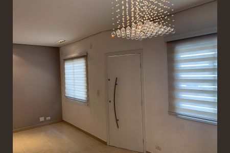 Casa de condomínio à venda com 123m², 2 quartos e 2 vagasSala