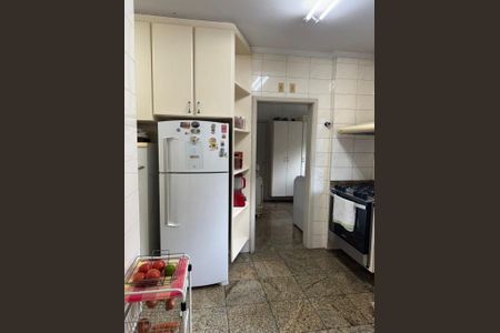Apartamento para alugar com 247m², 3 quartos e 4 vagas