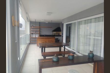 Apartamento para alugar com 241m², 4 quartos e 3 vagas