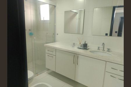 Apartamento para alugar com 241m², 4 quartos e 3 vagas