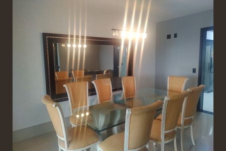Apartamento para alugar com 241m², 4 quartos e 3 vagas