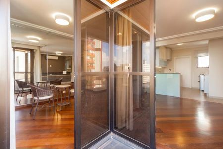 Apartamento para alugar com 116m², 3 quartos e 3 vagas