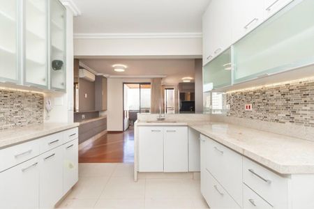 Apartamento para alugar com 116m², 3 quartos e 3 vagas