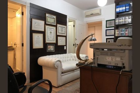 Apartamento para alugar com 4 quartos, 371m² em Centro, Florianópolis