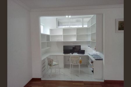Apartamento para alugar com 201m², 3 quartos e 2 vagas