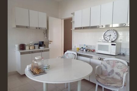 Apartamento para alugar com 201m², 3 quartos e 2 vagas