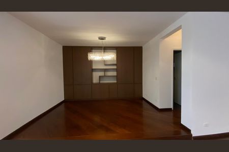 Apartamento para alugar com 3 quartos, 210m² em Higienópolis, São Paulo