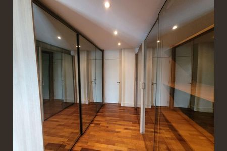 Apartamento para alugar com 3 quartos, 202m² em Centro Empresarial Tamboré, Santana de Parnaíba