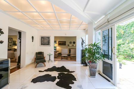 Casa à venda com 4 quartos, 600m² em Jardim Guedala, São Paulo