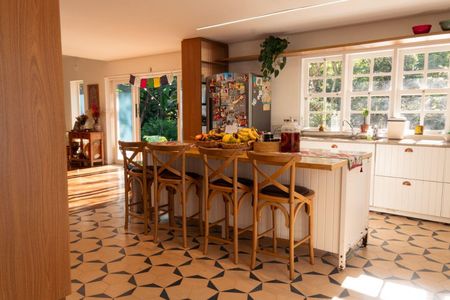 Casa para alugar com 5 quartos, 300m² em Parque Primavera, Cotia