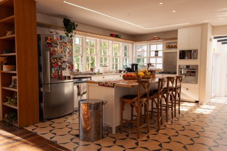 Casa para alugar com 5 quartos, 300m² em Parque Primavera, Cotia