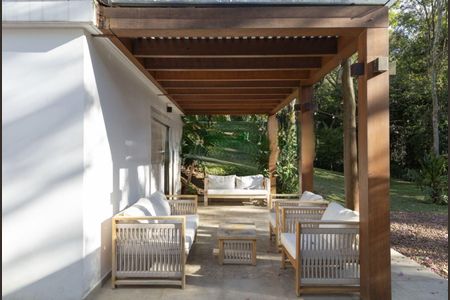 Casa para alugar com 5 quartos, 300m² em Parque Primavera, Cotia