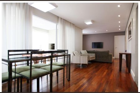 Apartamento para alugar com 3 quartos, 121m² em Santo Amaro, São Paulo