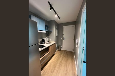 Cozinha de apartamento para alugar com 1 quarto, 27m² em Pinheiros, São Paulo