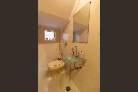 Casa à venda com 149m², 3 quartos e 2 vagasLavabo