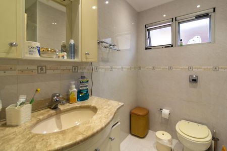 Casa à venda com 149m², 3 quartos e 2 vagasBanheiro Social