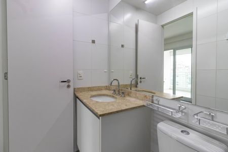 Banheiro  de apartamento para alugar com 1 quarto, 37m² em Barra Funda, São Paulo