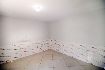 Sala de casa para alugar com 1 quarto, 64m² em Olaria, Rio de Janeiro