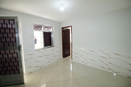 Sala de casa para alugar com 1 quarto, 64m² em Olaria, Rio de Janeiro
