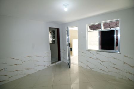 Sala de casa para alugar com 1 quarto, 64m² em Olaria, Rio de Janeiro