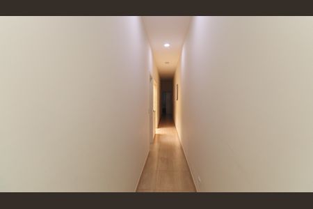 Casa para alugar com 400m², 4 quartos e 3 vagas Casa para alugar com 400m², 4 quartos e 3 vagasCorredor
