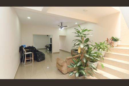 Casa para alugar com 400m², 4 quartos e 3 vagas Casa para alugar com 400m², 4 quartos e 3 vagasSala