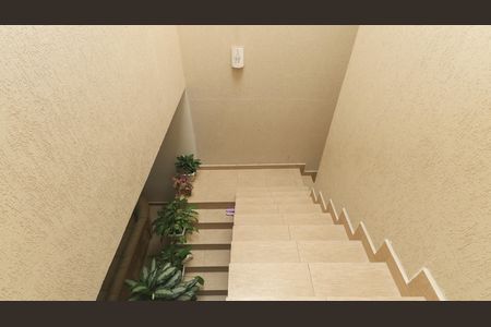 Casa para alugar com 400m², 4 quartos e 3 vagas Casa para alugar com 400m², 4 quartos e 3 vagasEscada