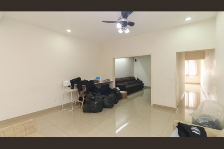 Casa para alugar com 400m², 4 quartos e 3 vagas Casa para alugar com 400m², 4 quartos e 3 vagasSala