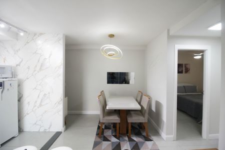 Sala de apartamento para alugar com 2 quartos, 50m² em Viga, Nova Iguaçu