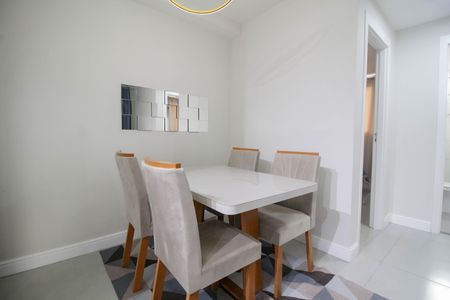 Mesa de Jantar de apartamento para alugar com 2 quartos, 50m² em Viga, Nova Iguaçu