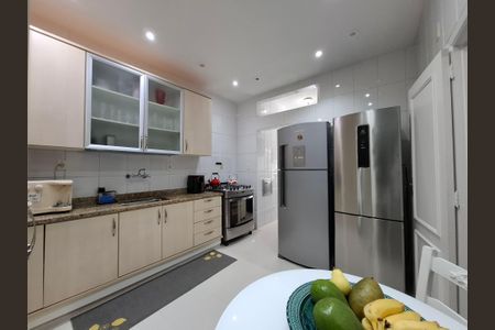 Apartamento para alugar com 105m², 3 quartos e 2 vagasCozinha 