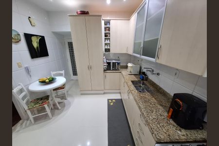 Apartamento para alugar com 105m², 3 quartos e 2 vagasCozinha 