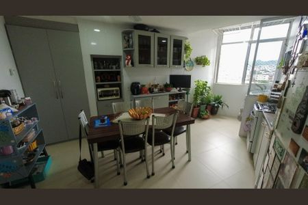 Apartamento à venda com 70m², 2 quartos e 1 vagaCozinha e Área de Serviço
