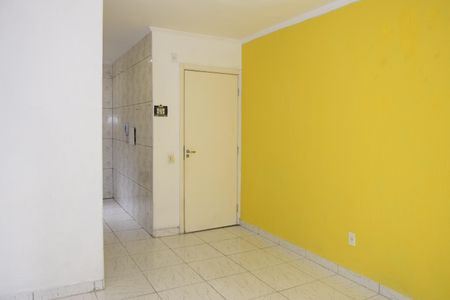 Sala de apartamento para alugar com 2 quartos, 37m² em Jardim Dom José, Embu das Artes