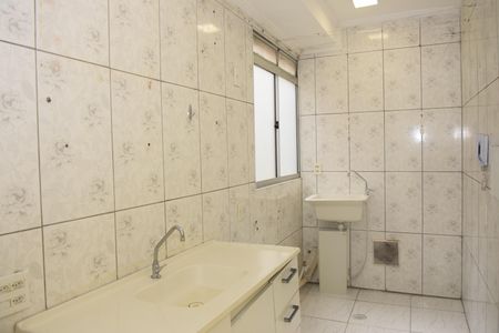 Cozinha de apartamento para alugar com 2 quartos, 37m² em Jardim Dom José, Embu das Artes