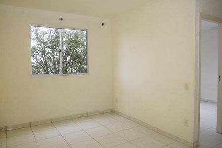 Sala de apartamento para alugar com 2 quartos, 37m² em Jardim Dom José, Embu das Artes