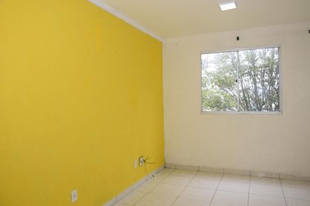 Sala de apartamento para alugar com 2 quartos, 37m² em Jardim Dom José, Embu das Artes