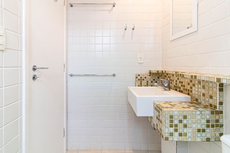 Apartamento à venda com 60m², 2 quartos e 2 vagasBanheiro da Suíte