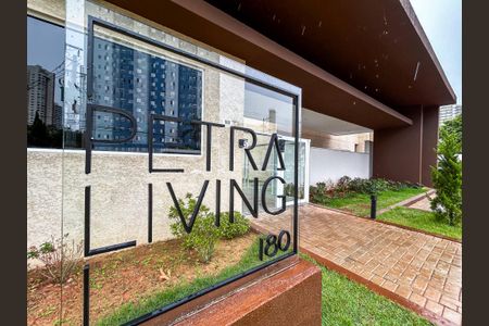 Apartamento para alugar com 91m², 3 quartos e 2 vagas Apartamento para alugar com 91m², 3 quartos e 2 vagasFachada e portaria