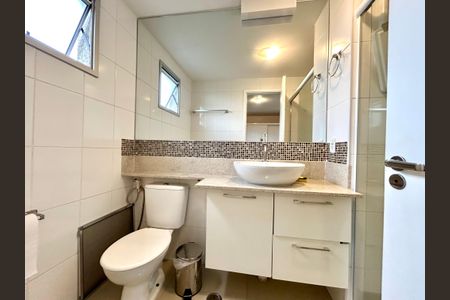 Apartamento à venda com 56m², 2 quartos e 1 vagaBanheiro da Suíte