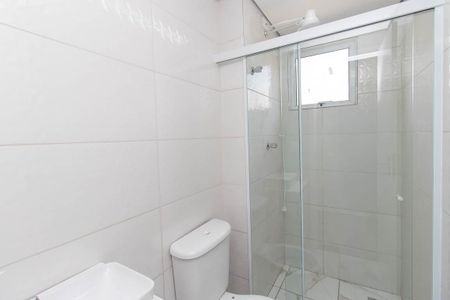 Banheiro de apartamento para alugar com 2 quartos, 48m² em Vila Ede, São Paulo