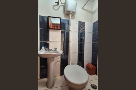 Casa à venda com 276m², 3 quartos e 6 vagas Casa à venda com 276m², 3 quartos e 6 vagasBanheiro de serviço