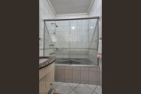 Casa à venda com 276m², 3 quartos e 6 vagas Casa à venda com 276m², 3 quartos e 6 vagasBanheiro da Suíte