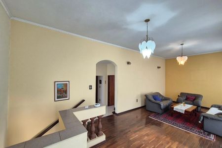 Casa à venda com 276m², 3 quartos e 6 vagas Casa à venda com 276m², 3 quartos e 6 vagasSala