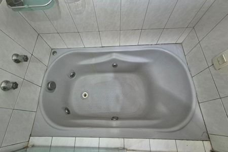 Casa à venda com 276m², 3 quartos e 6 vagas Casa à venda com 276m², 3 quartos e 6 vagasDetalhe do Banheiro da suíte