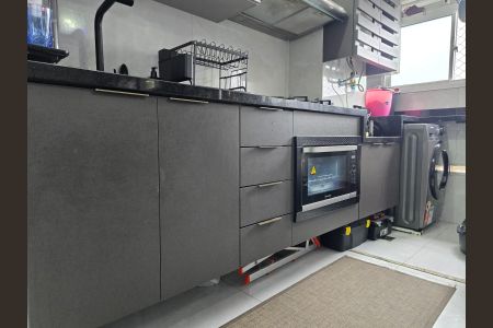 Apartamento à venda com 45m², 2 quartos e 1 vagaCozinha e Área de Serviço