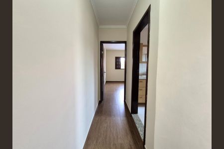 Corredor de casa à venda com 3 quartos, 160m² em Jardim Vila Formosa, São Paulo