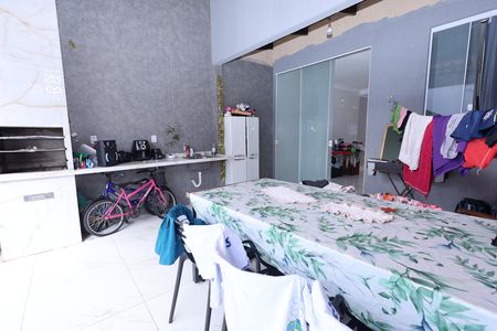 Casa para alugar com 180m², 3 quartos e 2 vagasÁrea externa