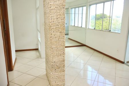 Sala de apartamento para alugar com 3 quartos, 71m² em Saboeiro, Salvador